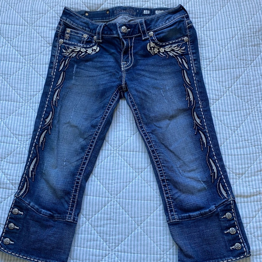 Miss Me Women’s 28 Jean Capris
